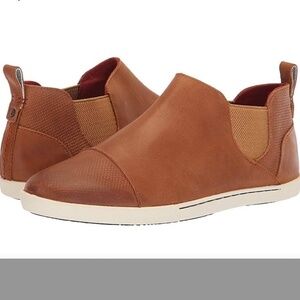 Olukai Waipahe Shoe in Fox 6.5 EUC!